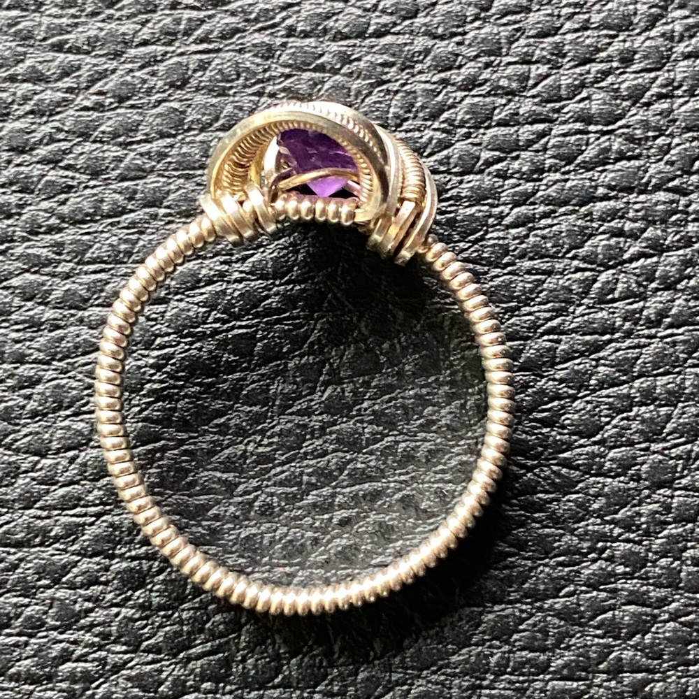 AMETHYST AND STERLING SILVER RING - Picture 6 of 10